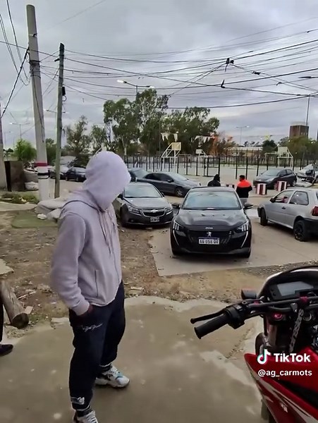 Fuimos hasta San Martín villa La Cárcova a comprar esta Tornado 250 2021 🏁 Revisamos la moto, verificamos la documentación y cerramos el negocio 🤝 🚗🏍️ ¿Querés vender tu auto o moto? Vamos a verla personalmente, no importa la distancia 📍José C. Paz ♻️ Tomamos tu usado 💸 Financiación disponible 📲 Wsp 1133849340 📲 Wsp 1123356267 #agcarmots #viralvideos #hondatornado #raybanmeta #sanmartin