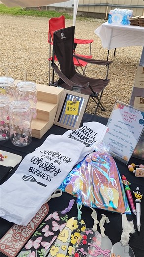 🎉 Scenes from the first-ever Conrad Family Market Night! From ice cream and tenderloins to cupcakes, crafters, and classic cars—there's something for everyone. 🍦🚗🧁 Don’t miss the fun! Downtown shops like Shear Bliss, Black Dirt Blooms, Hangloose, and Hen & Chicks Studio are open late 'til 6:30 pm. Join us the 1st & 3rd Thursday of each summer month—June through September! #ConradIowa #FamilyMarketNight #ShopLocal #HenAndChicksStudio | Hen & Chicks Studio