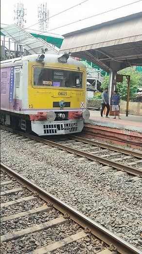 Bandel Local Arriving Baidyabati #bandel #localtrain #emulocal