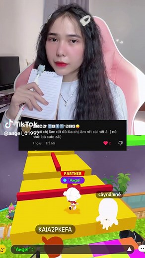 Hiệu trưởng Angel và các em cute trong Play Together