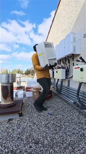 3 Minutes to Replace a SolarEdge Inverter ⚡ #solar #renewableenergy #commercialsolar