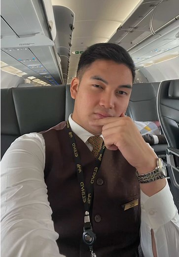 ‏🥶🥶 #CabinCrew #FlightAttendant #Uniform #CapCut