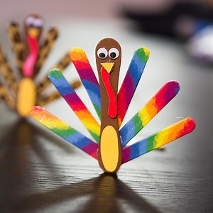Thanksgiving Popsicle Stick Turkey Craft with HÄAGEN-DAZS Gelato Bars - The Nerd's Wife