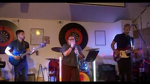 Here is a little taste of what HOT TOPIC are all about LIVE!! Any pubs, Clubs, Weddings, Festivals and Parties please do pop us a message/email for bookings!! We can’t wait to play for all you guys!! Big shout out to Kimberley Jackson for helping put our content together!! 🎶🥁🎸🎤 | HOT TOPIC BAND