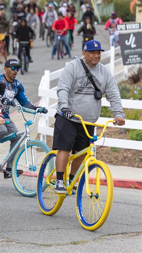 A custom Lemonhead Big Ripper!? And check out those pedals! This awesome bikes belongs to Houston's Jenrui Martinez , aka @my.dad.the.camera.man. | SE Bikes