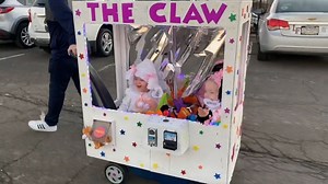 This claw-machine costume just won Halloween