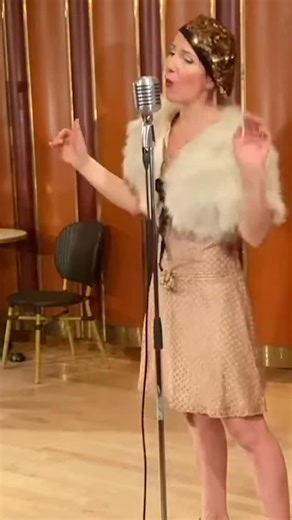 ”When you wish upon a star” is today one of the most famous Christmas songs. It was written for Walt Disney’s film ”Pinocchio” in 1940. In the film it was performed by the character Jiminy Cricket, sung by Cliff Edwards with his velvet voice.🌟🤍 Song: Hanna Lundmark❄️ Dancers: Sandra Klack and Markus Rosendal🫶🎄 #lindyhop #dance #swing #sverige #jazz | Kalabalindy