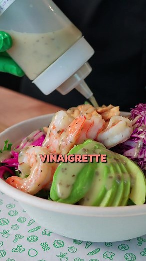 Craving something fresh & zesty? 🦐💖 Shrimp Taco Bowl is lunch goals, made just for you ✨ ________ Envie de quelque chose de frais et zesty? 🦐💖 Le Bol Taco aux Crevettes, c’est le lunch parfait, fait juste pour toi ✨ | freshii