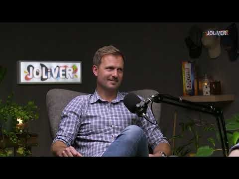 “Not here to praat. Not here to banter. Just here to play” Peach van Pletzen JOLiVER Groen Ambulans