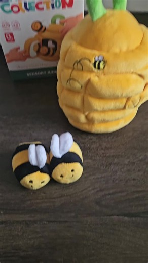 Sensory beehive that has lots of learning opportunities. From hand eye coordination, colours, counting, singing/speech. #toys #baby #children #tiktokmademebuylt #bee @Sensory-Junction