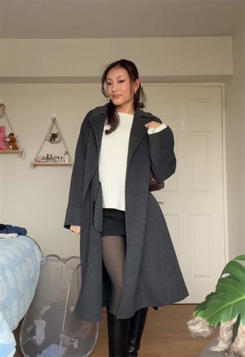 1) feel like the fit would be better with tall brown boots (I don’t have any) 2) not really feeling my hair and makeup today 3) LMAO I need a regular mini skirt bc these are micros 😭 #ootd #winteroutfit