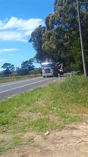 Kenworth K200 log truck