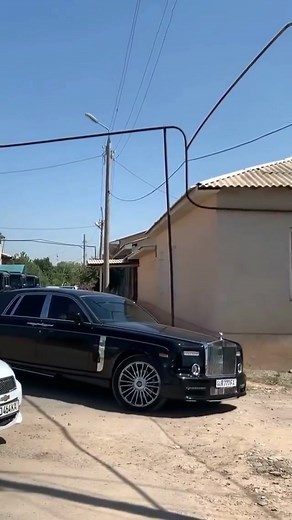 Luxury Car Parade in Russia feat. Rolls Royce and G Wagon