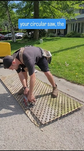 12K views · 2K reactions | Simple trick to cut lattice without it tearing apart or breaking. Cut backwards with your circular saw, this way the teeth won't dig in and cause damage #lattice #woodworkertools #woodworkforall #homerenos #renolife #diyrepairs #carpentrywork #carpentrytools #fenceinstallation #fencebuilding #fencebuilder #deckbuilding #bluecollartips #handyman #framinglife | Meyers.makes | Facebook