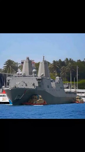 USS Somerset (LPD-25) — a San Antonio–class amphibious ship built in honor of Flight 93. She carries 22 tons of steel from the crash-site dragline, embodying courage. Her motto: “Virtus per Adversa” — virtue through adversity. With a well deck for landing craft and a flight deck for helicopters and Ospreys. Built to transport up to ~1,200 sailors and Marines into both combat and humanitarian missions. #fblifestyle #sailingandyatch #sailing #sealife #boating | Sea Life
