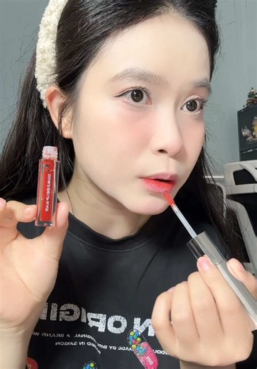 Son tone hồng tôn da và trắng răng: review nhanh