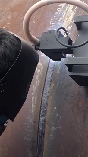 #pipelinewelding Fast and efficient,so amazing!And most importantly,easy to learn,half day will be enough #oilgas #pipeline #tank #automatic #MIG