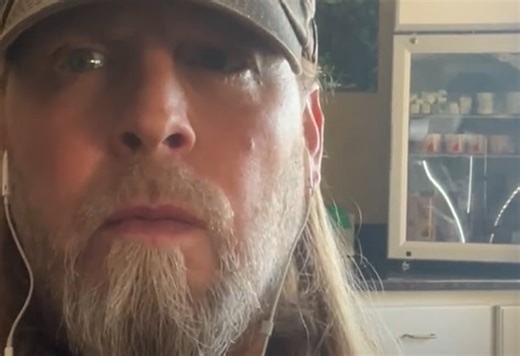 DROWNING POOL's RYAN MCCOMBS Explains Why He Doesn't Publicly Voice His Political Opinions Anymore