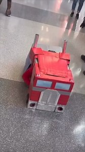 1.9M views · 13K reactions | Fun Moments: Real Mass-Shifting #transformers #G1 #autobots #Optimus #reelsvideoシ | LOGAN TF | Facebook