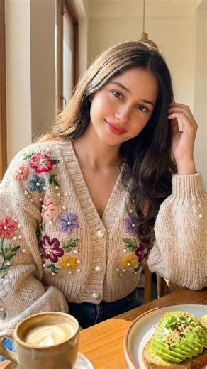 𝑅🍒 on Instagram: "Comment “prompt’ to get in your dm’s💕"