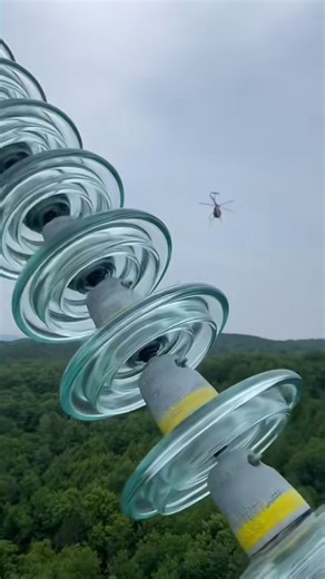 LineCrate on Instagram: "Need another one of them big jobs 👀 Credits TT tylerb148 #helicopterlineman #aeriallineman #StaySafe #transmissionlinework #linecrate #lineman #linelife #linemanlife #linemanpride #linepride"