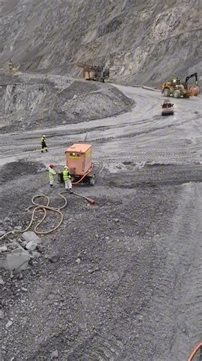 524K views · 4.6K reactions | Electric rope shovel cable moving machine | Alat Berat Mania | Facebook