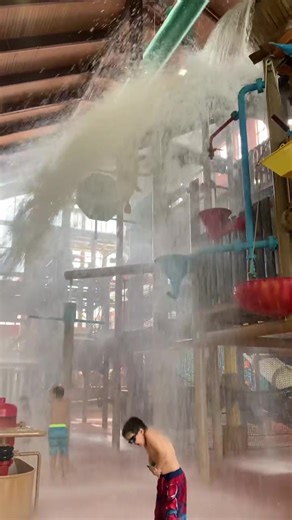 This hotel in Branson,MO has everything for everyone and you can click on the left button on the video and book a room. #tiktokgospringstays #travel #hotel #prtraveldaddy #branson