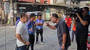 "DAPAT TIMBREHAN NYO KAMI" Matindi ito! Illegal Parking Clearing Operation along Freedom Park, Barangay Batasan Hills, Quezon City. Headed by Mr. Gabriel Go, MMDA For more videos, visit "Dada Koo" Youtube Channel. #BarangayBatasanHills | Dada Koo