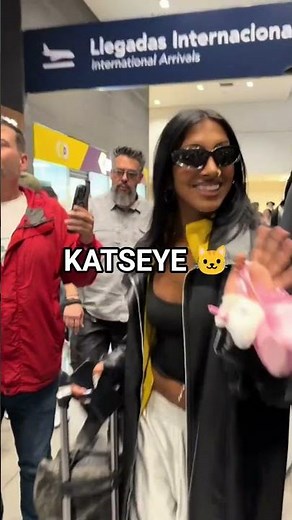 I recorded KATSEYE at the airport 🛬