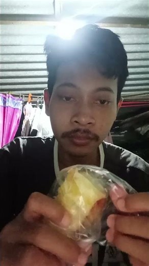 Eating a pastry cone at night #fyp