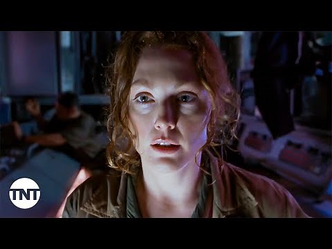 Sarah (Julianne Moore) Dangles off a Cliff [CLIP] | The Lost World: Jurassic Park (1997) | TNT