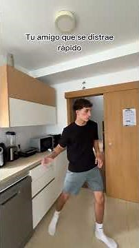 Tu amigo que se distrae rápido #shorts #viral