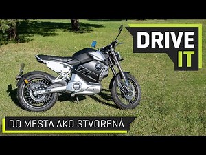 Super SOCO TC Max je elektrická motorka, na ktorú vám stačí vodičák B