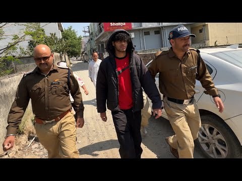 Om Ko POLICE Pakad Ke Le Gayi 😲 Police Arrest Prank On Papa *SHOCKING REACTION*