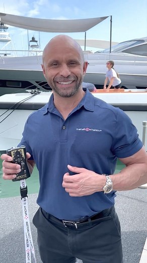 Docking made easy! 🤩 @yachtcontroller_official, a brand of @theyachtgroup, offers captains a unique experience with its wireless yacht control technology… Read more via the link in our bio. | Dockwalk