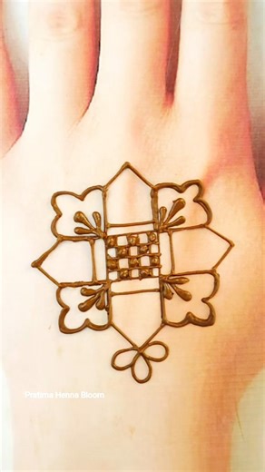 30 sec me perfect symmetry mehndi 😍Beginner friendly simple mehndi design ✨#mehndi