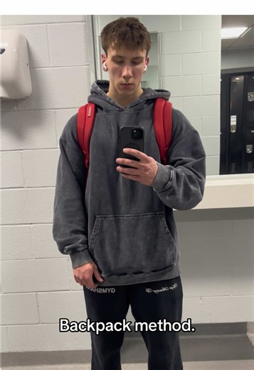 Hoodie and comp from Ekkovision - Code EP #gym #backpackmethod #physique #bodybuilding #arms