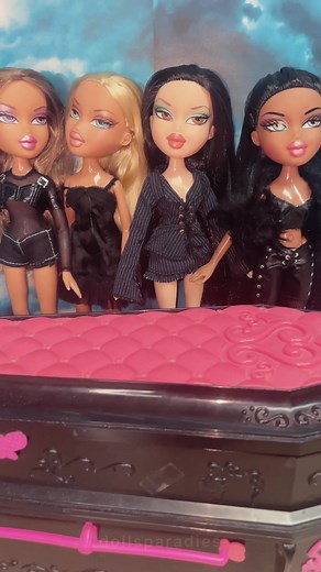Thank you for 10k Followers 💕💕💕 PLL Intro Recreation #bratz #bratzcollector #bratzdolls #dollcollector #fashiondolls #dolltok#dolls #dolltiktok #fyp #foryou #mga #dollsparadies #10k #pll #prettylittleliars #plltok #ashleybenson #lucyhale #shaymitchell #troianbellisario #intro #rosewood