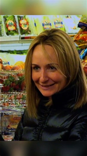 😂Is Your Apple Green? | Joe and Sal eats from Stranger’s cart | Impractical Jokers #funny #comedy