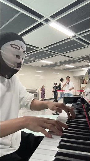 Street Piano 🎹 Viral Piano Performance | Amazing Street Music Moment