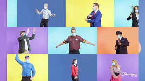 21K views · 805 reactions | Les Cast Members de Disneyland Paris de retour sur scène pour créer la Magie ! ✨ | Disneyland Paris | Facebook