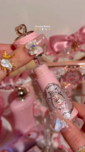まろやかなあたたかみ紅茶色をお探しなら💄、明るい血色感を叶えるB07 クラシックティーブラウンを試してみてね〜💫 （©：@thebeautyloverl） #フラワーノーズ #flowerknows #パケ買いコスメ #春コスメ #リップ