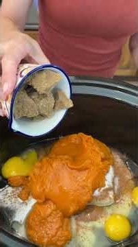 pumpkin pie cobbler in the crockpot #fallrecipes #fallbaking #pumpkinpie #crockpotrecipes