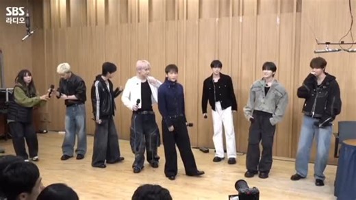 &TEAM MAGAZINE on Instagram: "📹 | #andTEAM from today’s 2 O’clock Escape Cultmo Show Interview 👤: Ej, the leader, since you are Korean, you must had to speak a lot during the promotion. How was that? 🍊: But, the others speak Korean really well. So these days, I've been letting them go on their own. 🐶: Even so, most of the time, Ej-hyung is still responsible for it. TR 👤: Ej, lider, Koreli olduğun için tanıtım boyunca konuşmak zorunda kalmışsındır. Nasıldı? EJ: Ama diğerleri çok iyi Korece k