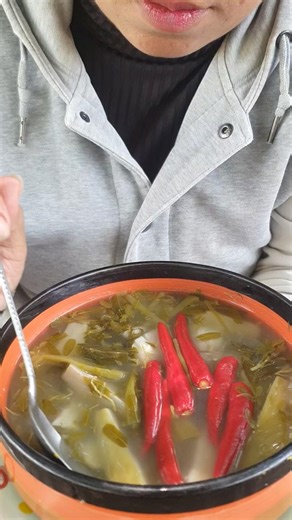 Cashew sour soup #shortvideo #food #adaptablesurvival #creativesurvival #eating #cooking #thaifood