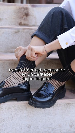 Mon objectif : rendre les tenues uniques avec de simples détails ✨ Les chaussettes transparentes deviennent de véritables bijoux de pieds ! ♡ Imaginées en France et fabriquées en Italie ♡ Pointes et talons renforcées ♡ Durables et résistantes Profitez de -10% sur votre 1ère commande en vous inscrivant à notre newsletter ! | Atelier St Eustache