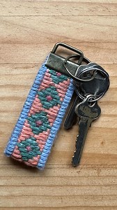 78K views · 2.2K reactions | Nos encanta hacer llaveros  Son un proyecto simple y rápido de hacer y muuuy lindos para regalar! No te parece? Ya están disponibles en nuestra web en España varios diseños y muy pronto en la de Uruguay  Tienda Esp -> https://bordadosmis.es/collections/multipunto-sobre-canamazo-1 Tienda Uy -> www.bordadosmis.com #bordadosobrecañamazo #llaverosbonitos #bordar | Ms. Bordados | Facebook