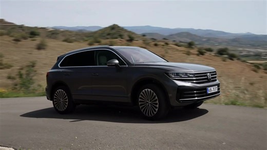 The new Volkswagen Touareg Driving Video