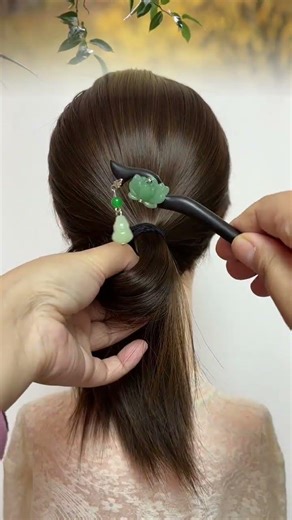 Quick & Stylish Updo Tutorial: Transform Your Look