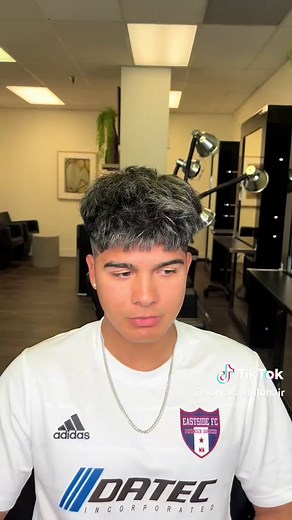 Platinum Highlights for Men: Stylish Hair Transformations